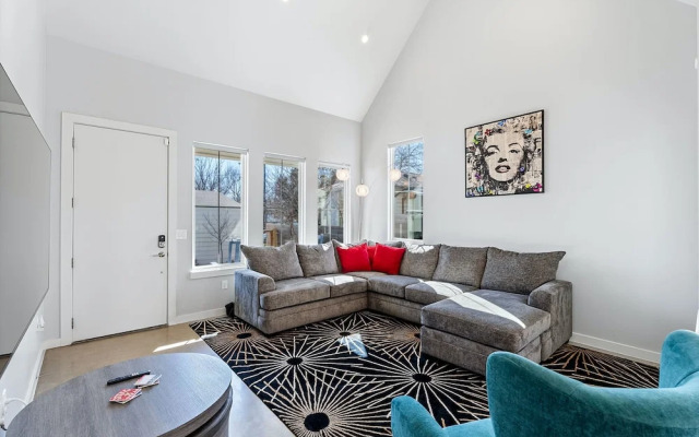 Trendy 3 Bedroom in South Austin!
