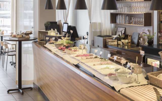 Best Western Hotel River C