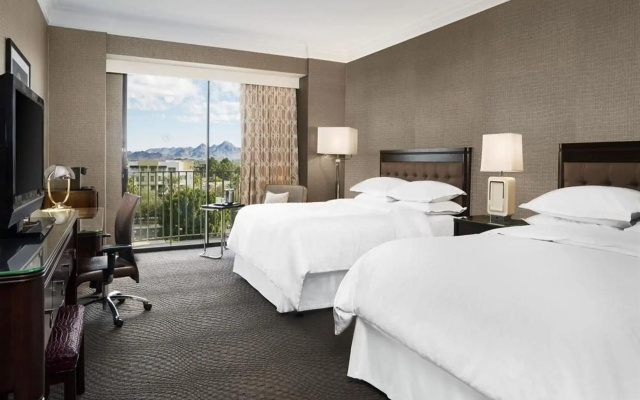 Sheraton Crescent Hotel