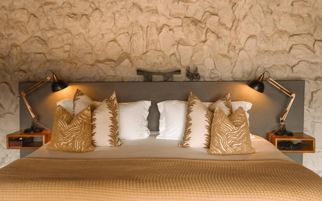 Leopard Mountain Safari Lodge