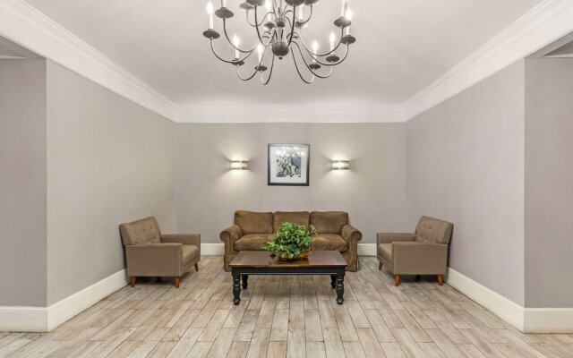 Quality Inn & Suites