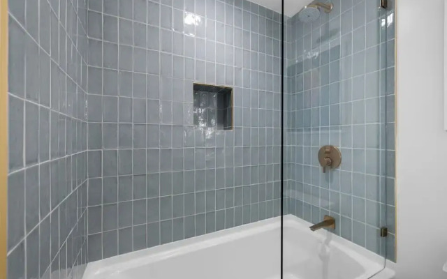Elegant Studio with Panoramic City Views