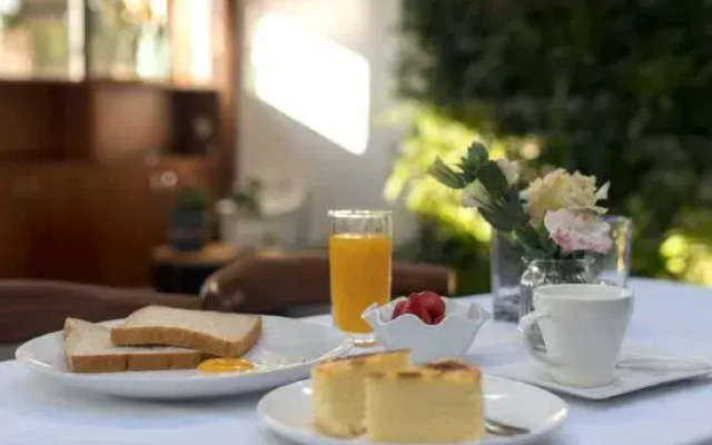 Tengchong Yishan Banshe Hot Spring Landscape Inn