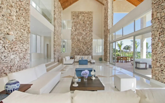 Stunning 6BR Villa With Ocean View in Cap Cana