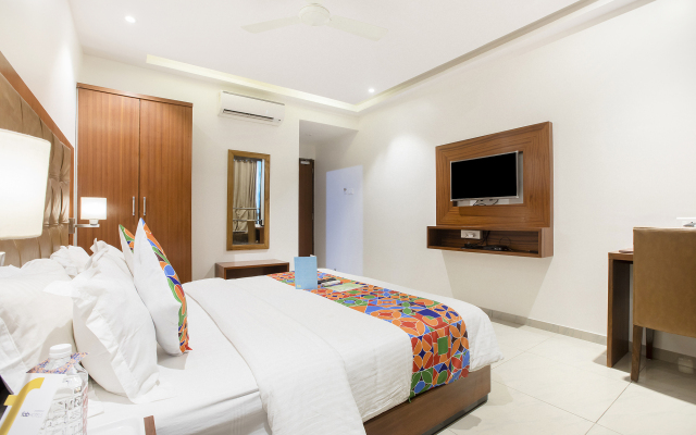 FabHotel Le Western Andheri