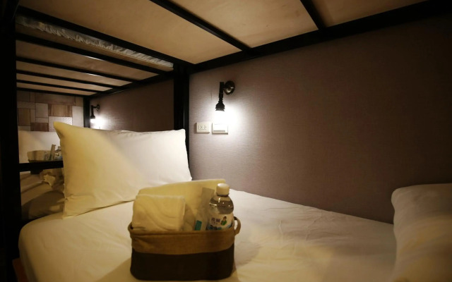Nys Loft Hotel - Hostel