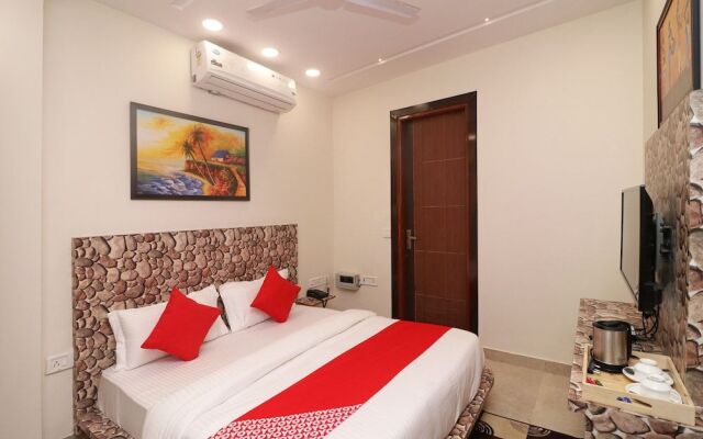 OYO 45940 Grand Imperial