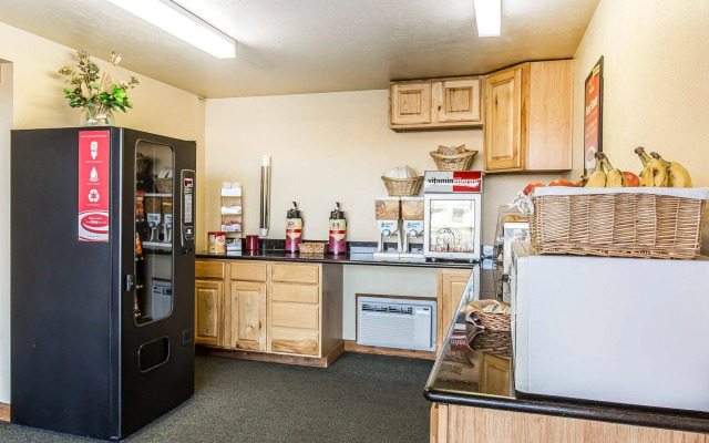 Econo Lodge Inn & Suites Kalispell - Glacier National Park Gateway