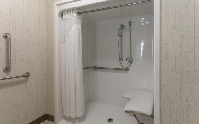 Holiday Inn Express Indianapolis - Southeast by IHG
