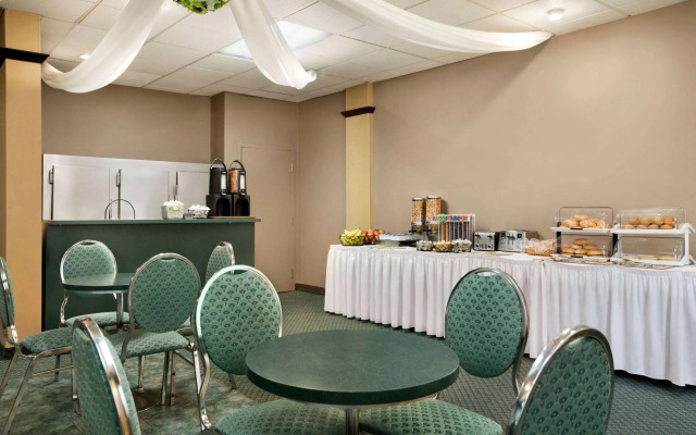 Days Inn by Wyndham Ste. Helene-de-Bagot