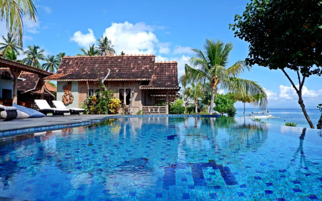 Blue Harbor Beachfront Villas & Resto