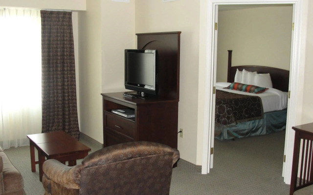 Staybridge Suites Lansing - Okemos by IHG