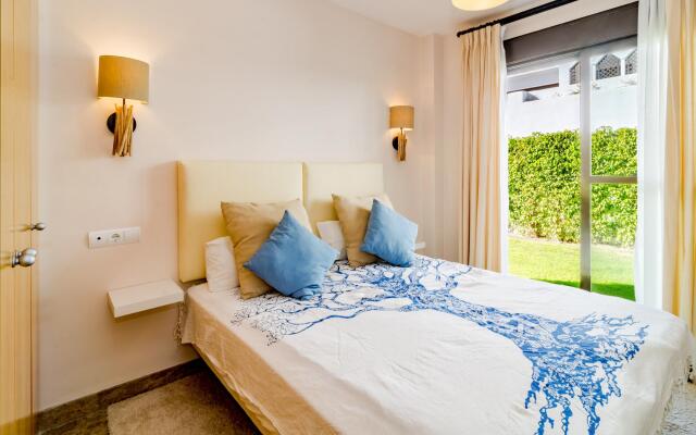 GH-Modern 2 bed apartment with Pool in Estepona