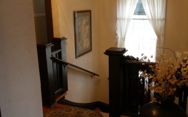 Fisher House Victoria Bed and Breakfast