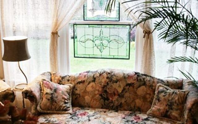 Old Victorian Farmhouse Bed and Breakfast