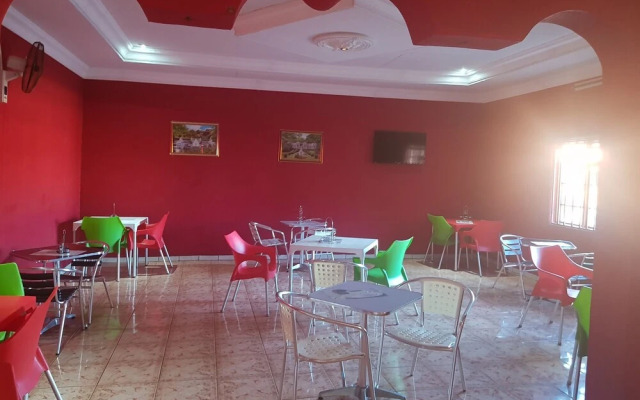 Msawawa Lodge & Pub