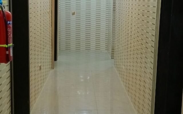 Viclawson Royal Hotel