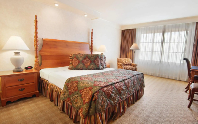 Bay Landing Hotel
