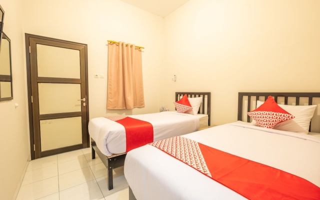 OYO 936 Tremigo Guest House Syariah – Guest Rooms – Cirebon