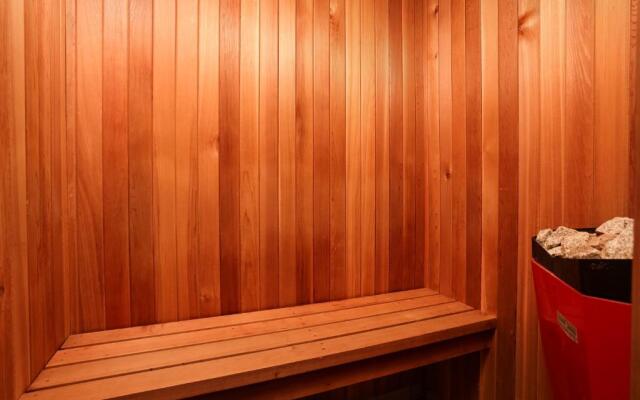 Wintergreen Retreat with Private Sauna & Patio 82291