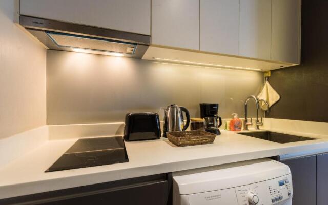 Stylish room ,2beds, Free Wi-Fi,Netflix, BTS Asok, Sukhumvit