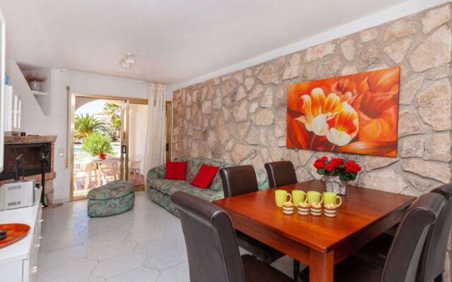 Las Palmeras 37250