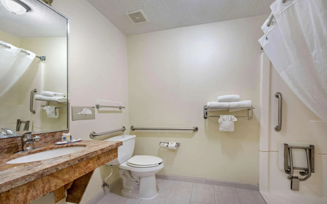 Comfort Inn East