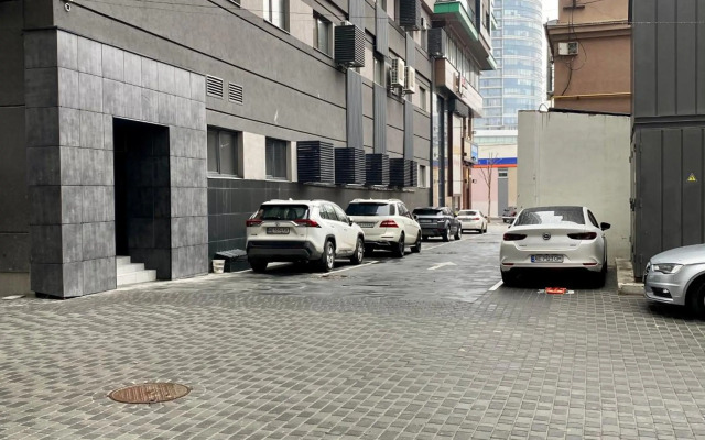 Modern Classic 2 bedroom apartment near Most City