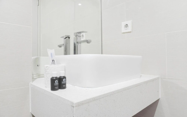 Restful And Spacious Studio At Daan Mogot City Apartment