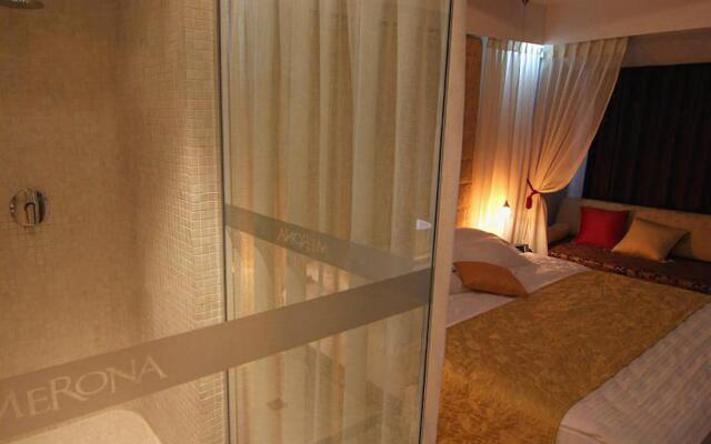 Merona Hotel