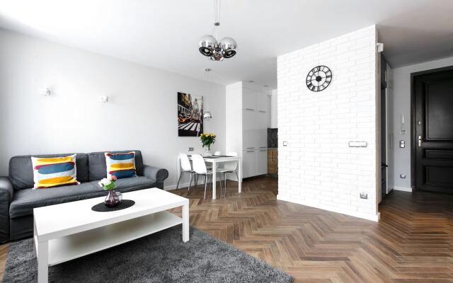 Penthouse with Piano & Old Town View