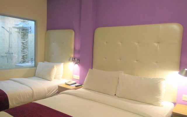 Lumut Suites
