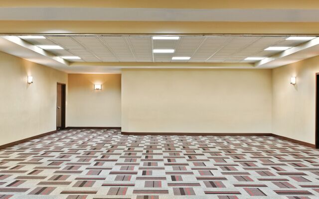 Four Points by Sheraton College Station