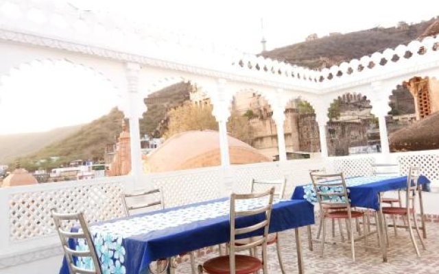 Hotel Haveli Taragarh Palace