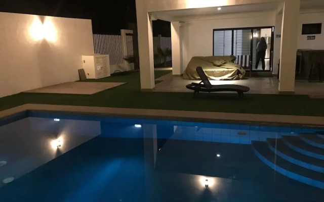 Big House Pool Grill, 4 Bedrooms 12 ppl AC Ocean View TV Wifi