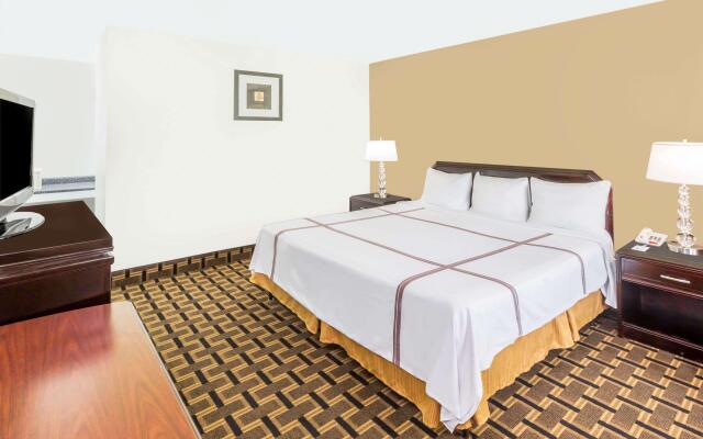 Travelodge by Wyndham Shreveport LA