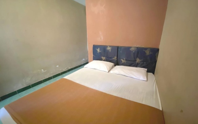 Hotel O Bale Gajog Near SDN 2 SEKAROH – Guest Rooms – Sekaroh