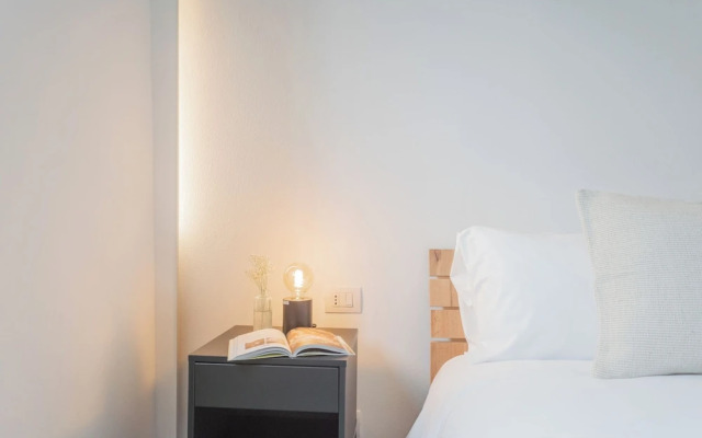 Cozy Nest on the Lake by Rent all Como