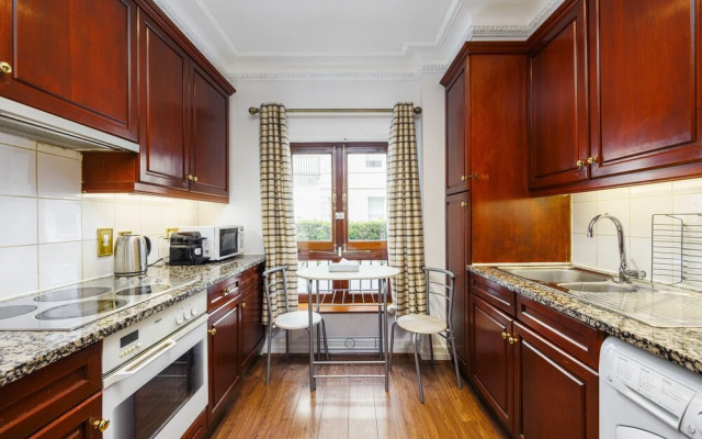 Carlton Court - Mayfair