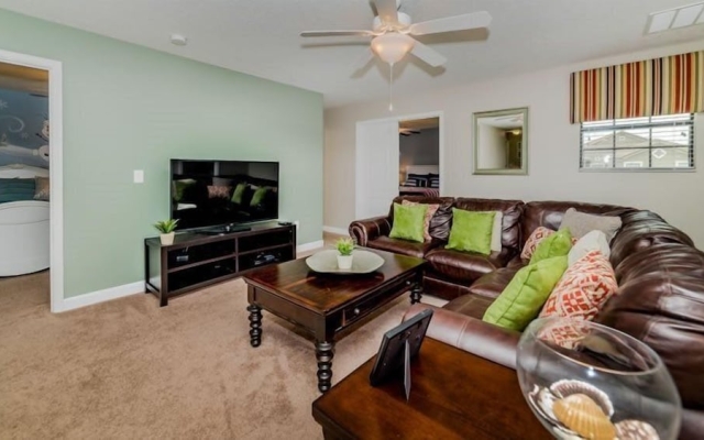 9 BR Pool Home In ChampionsGate