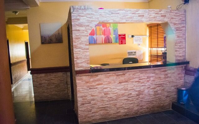 Adesuwa Royal Guest House Ketu
