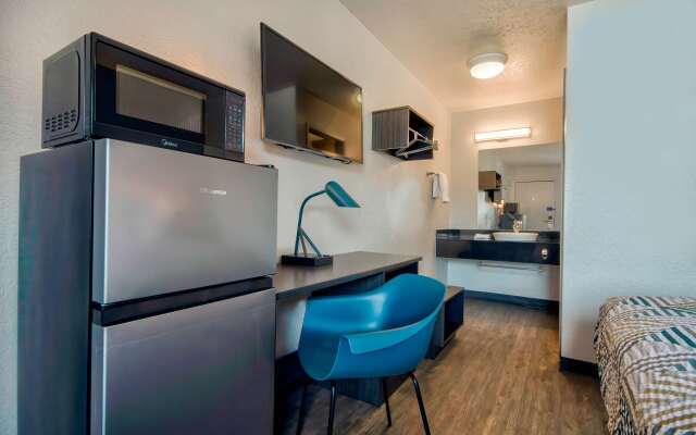 Studio 6 Albuquerque, NM – Midtown