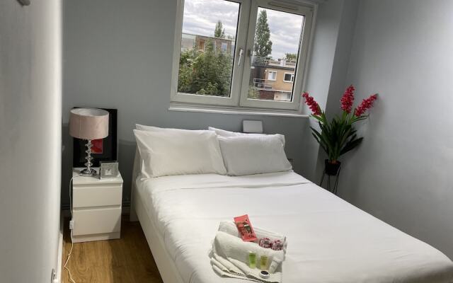 3 Bed Flat, Dedicated Workspace, Parking, 4KTV