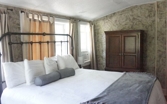 The Frogtown Inn And 6 Acres Restaurant