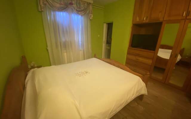 House Erra -family Frendly House