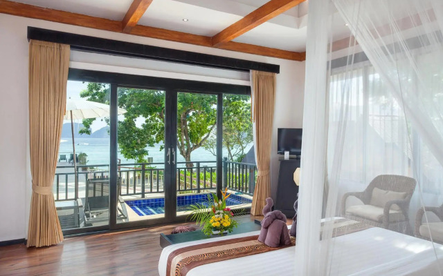 Phi Phi Long Beach Resort & Villa