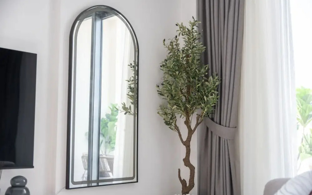 Sleek Studio in Jumeirah Village Triangle