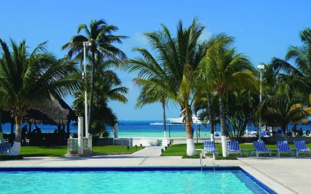 Vacation getaway with beach access