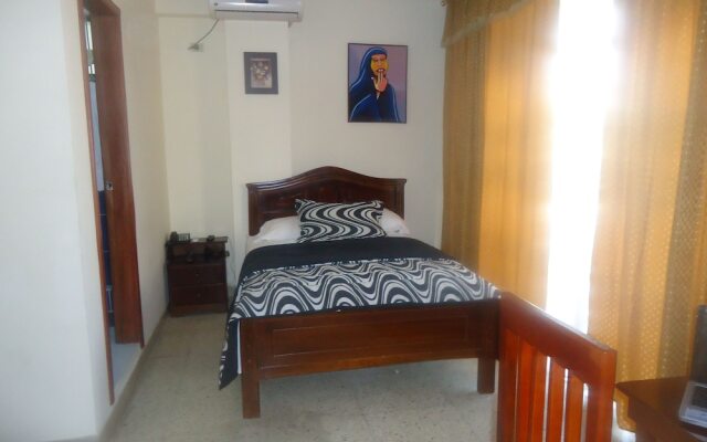 Hostal Perla Real Inn