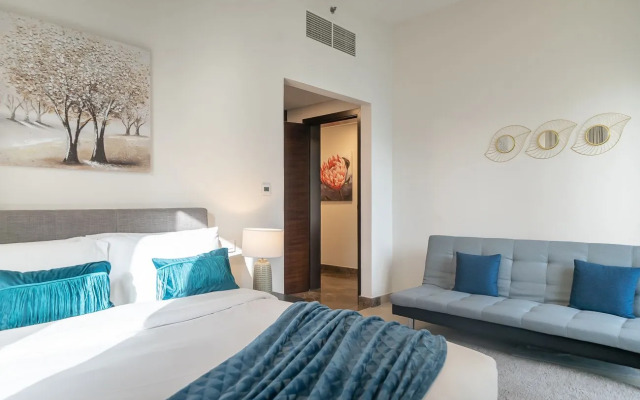 Stunning flat with balcony in Sparkle Tower